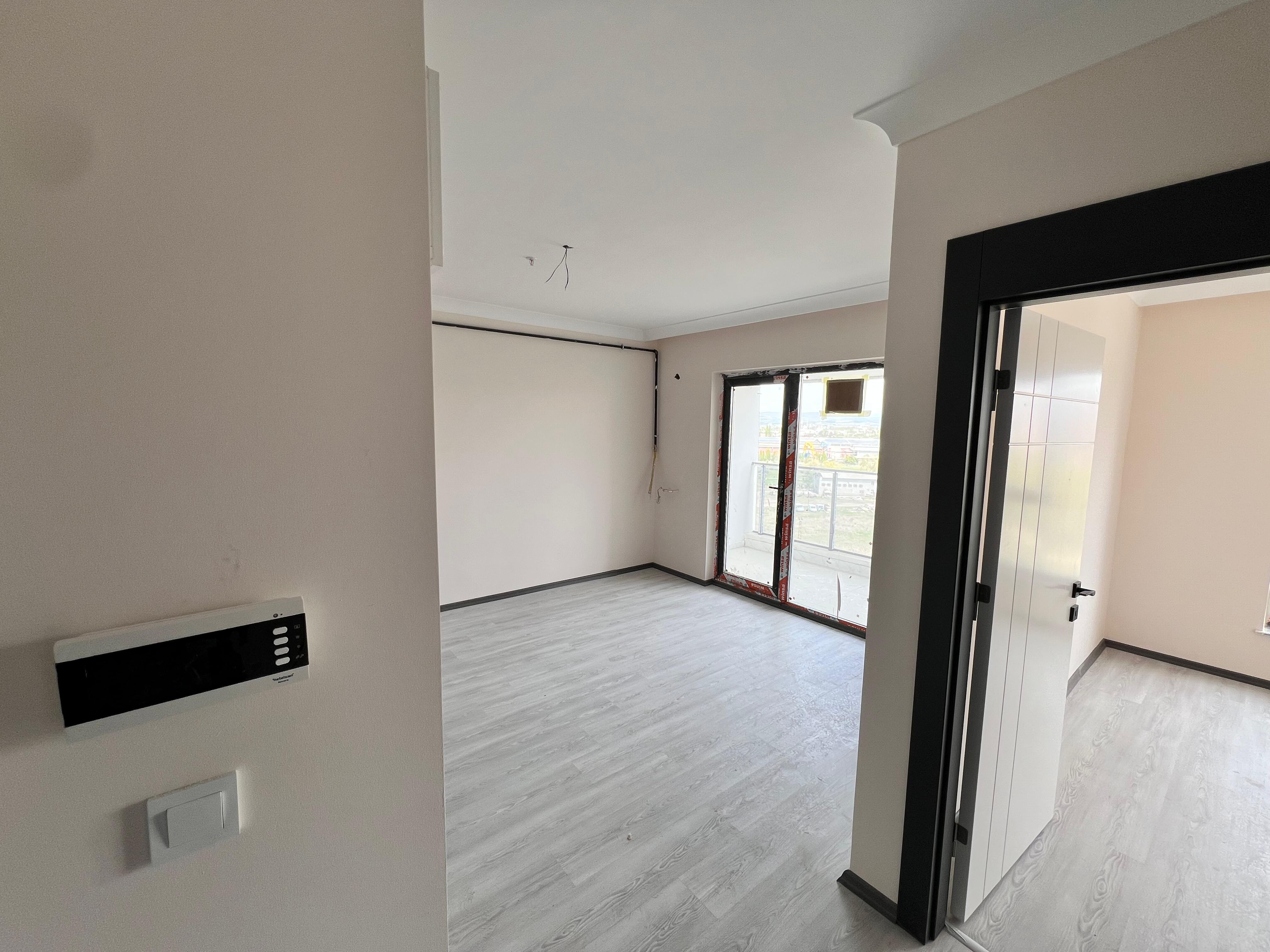 ESENBOĞA YOLA CEPHE ARA KAT EŞYALI & EŞYASIZ 1+1