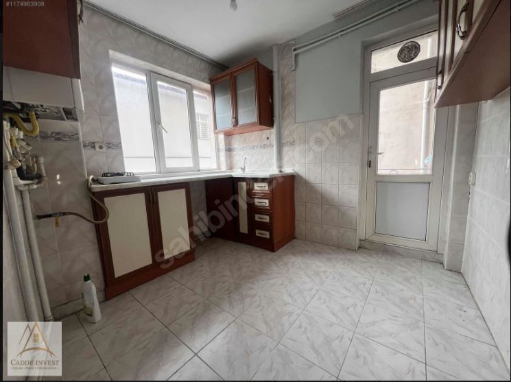 ABİDİNPAŞA BAĞLARBAŞI CD 2+1 ARA KAT DAİRE