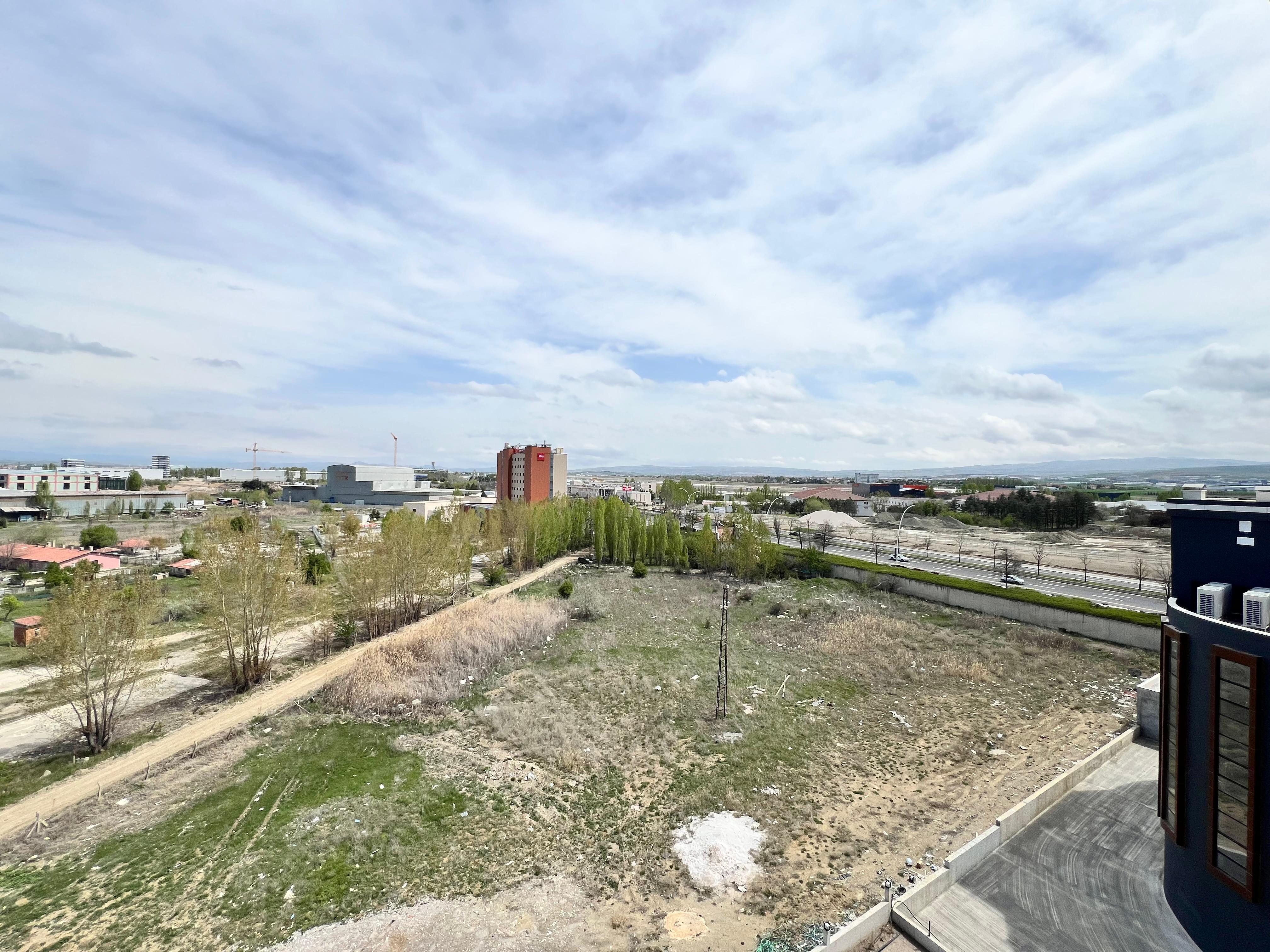 ESENBOĞA YOLA CEPHE ARA KAT EŞYALI & EŞYASIZ 1+1