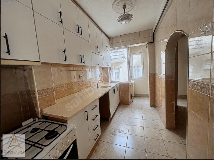 KIBRIS CADDESİNDE 3+1 KİRALIK DAİRE
